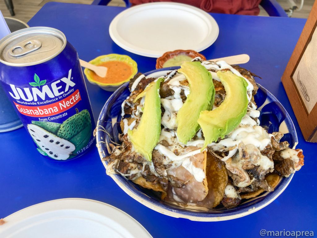 nachos con carne e formaggio